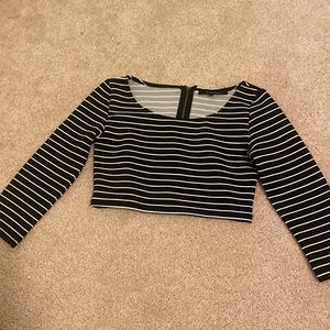 cute striped crop top!